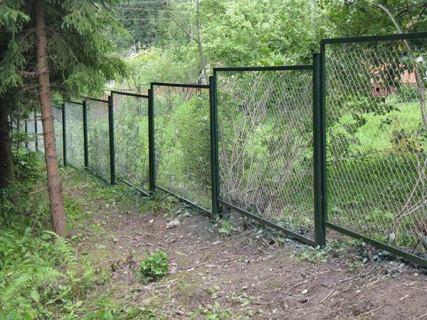 Заборные секции с сеткой рабицей
